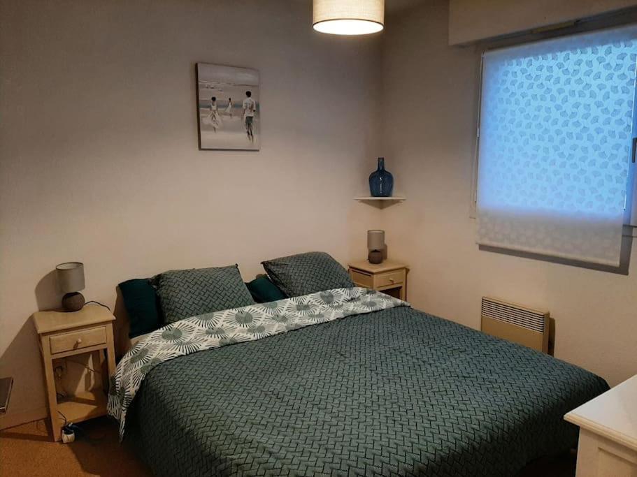 Hyper Centre De Sarzeau, Grand Appartement Au Calme Avec Jardinet Esterno foto